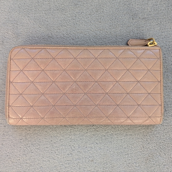 Prada quilted long zip wallet - Picture 9 of 13